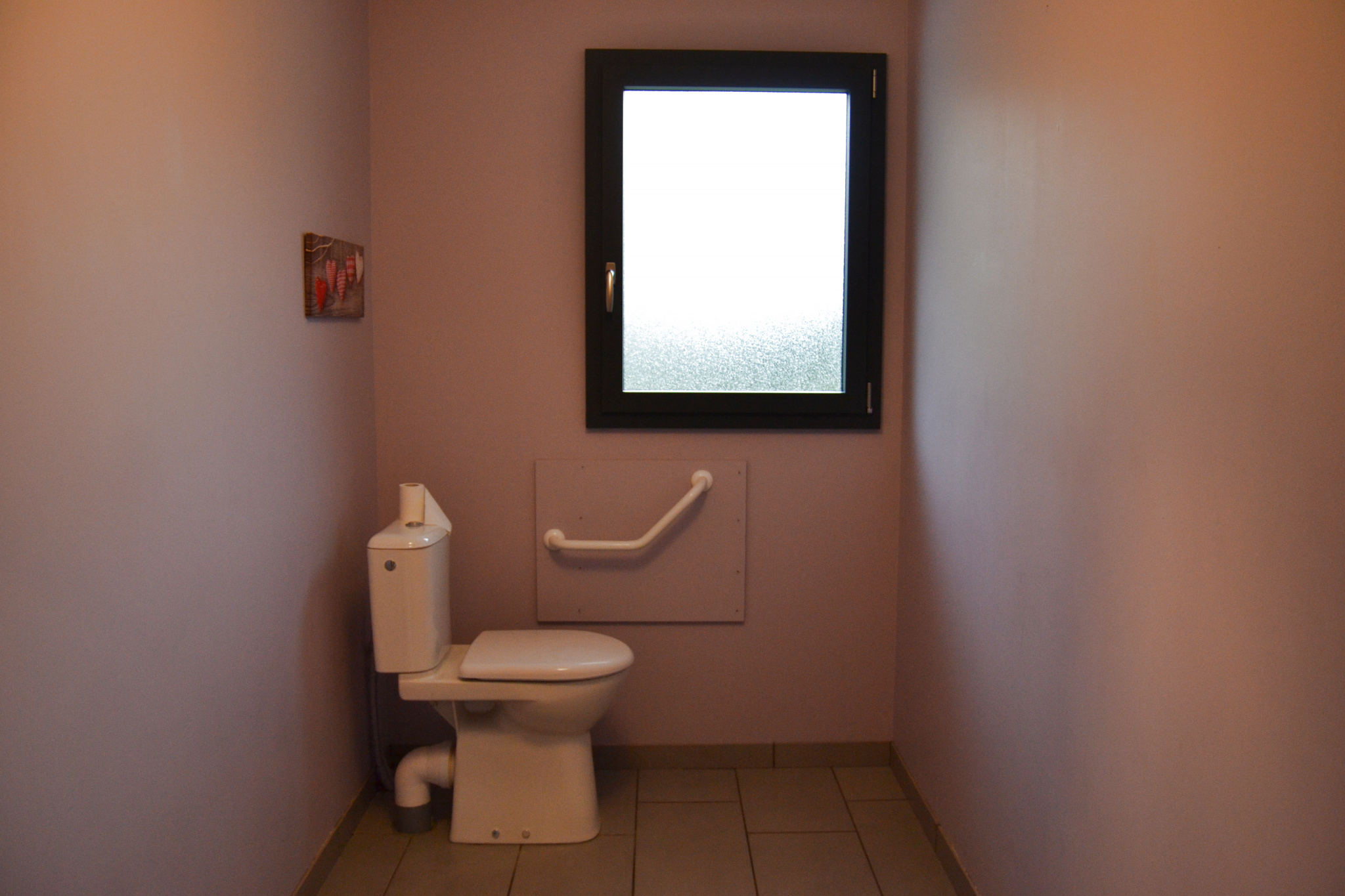 Toilette adapté aux normes handicapées
